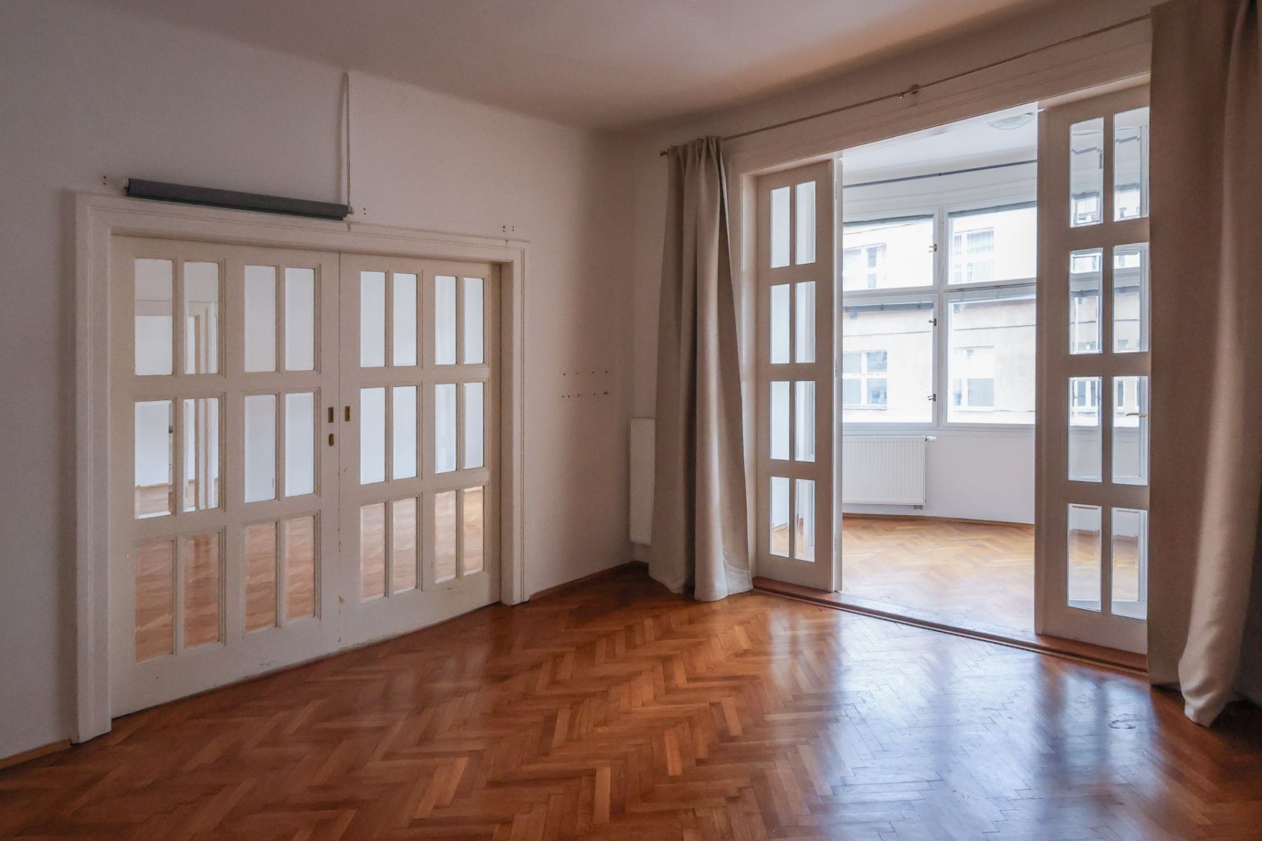 Pronájem byt 2+1 - Na Hutích, Praha - Bubeneč, 110 m² - 5