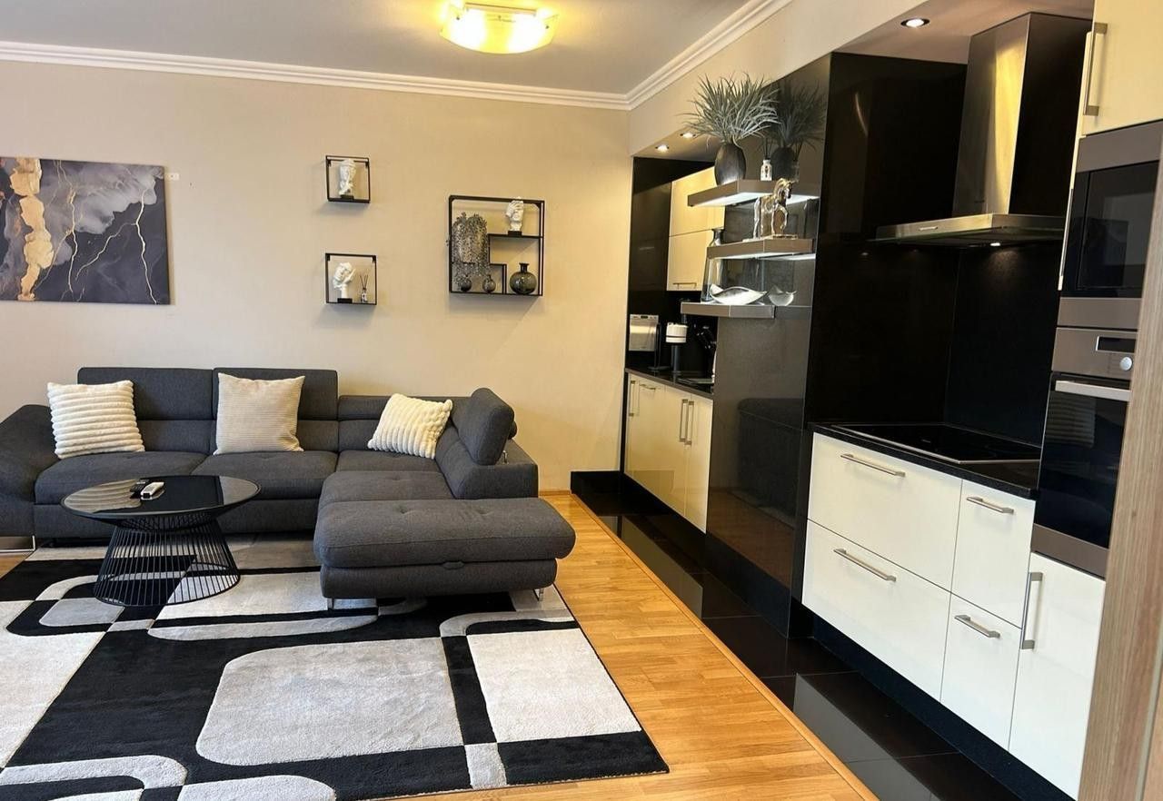2+kk, Švejcarovo náměstí, Praha, 67 m² - 1