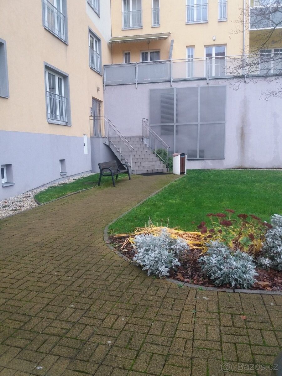 2+kk, Karlovy Vary, 360 01, 51 m²