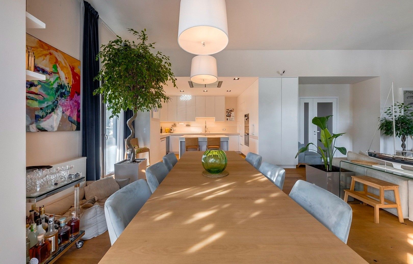 Byt 6+kk a více · 267 m² · Sanderova, Praha - 4