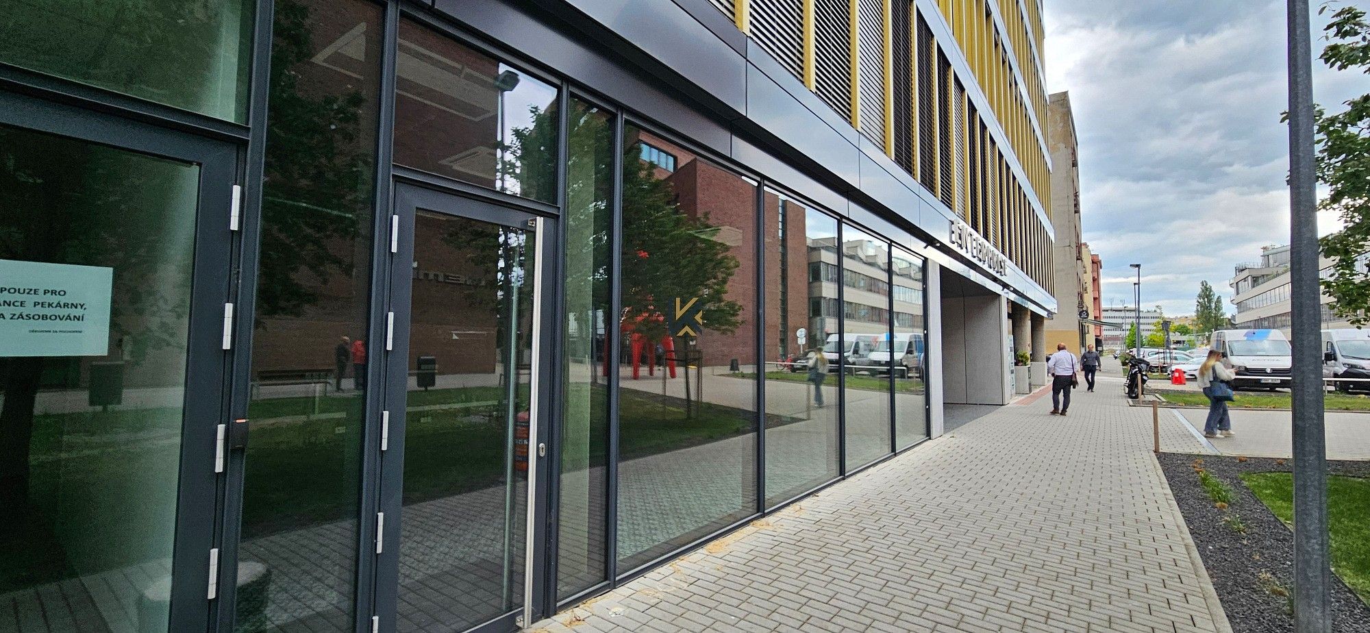 Obchodní prostory · 56 m² · Praha - Nusle, okres Praha 4, Hlavní město Praha - 3