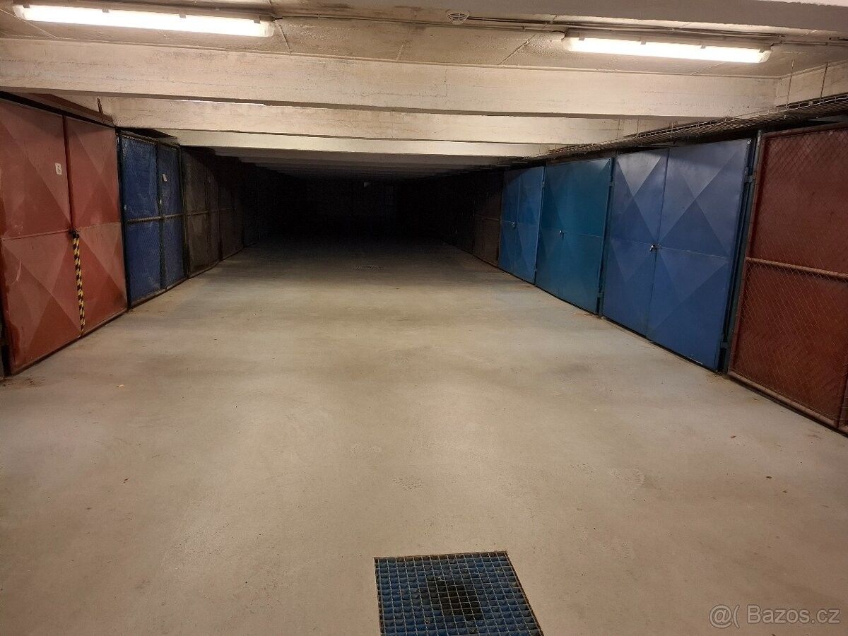 Garáže, Blatno, 430 01