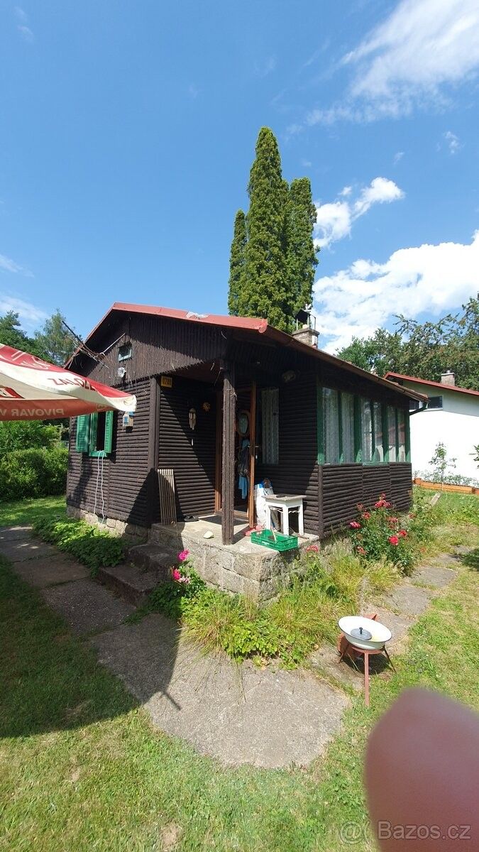 Chaty, Senohraby, 251 66