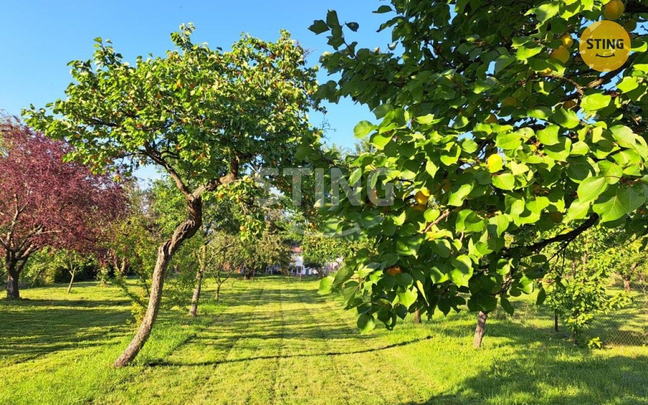 Prodej pozemek pro bydlení - Rataje, 1 185 m²