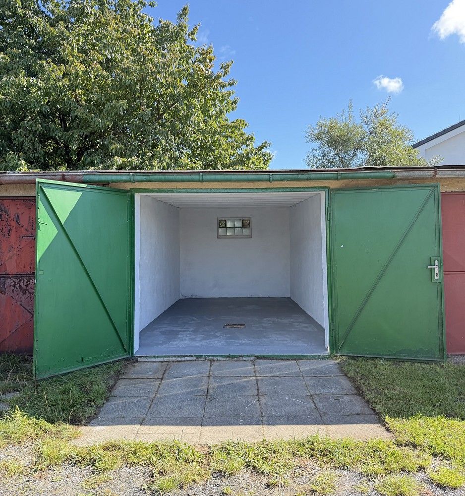 Garáže, Sobotka, okres Jičín, Královéhradecký kraj, 16,3 m² - 1