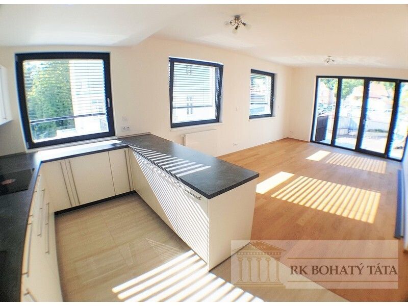4+kk, Pod dvorem, Praha, 106 m²