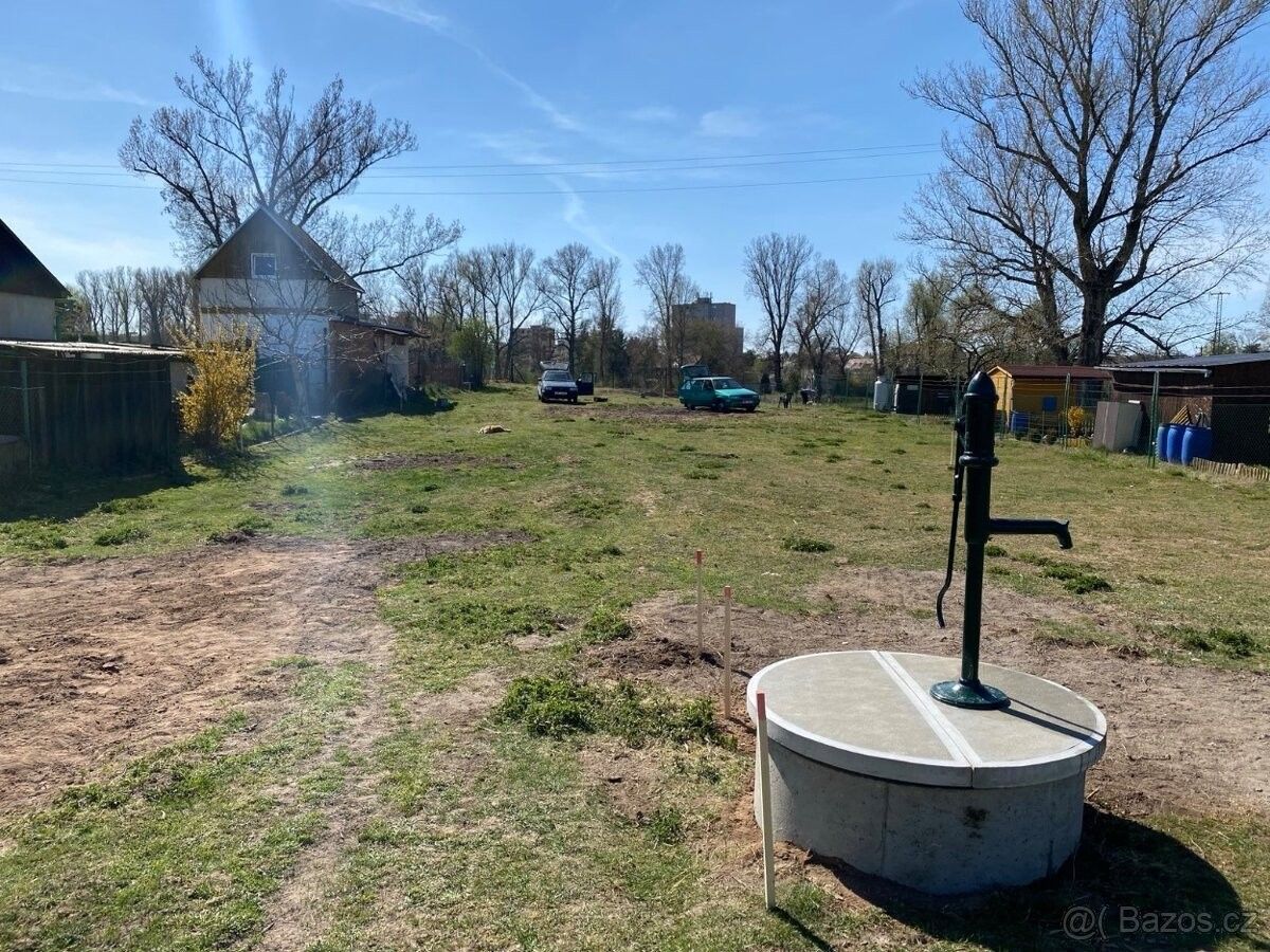 Zahrady, Sojovice, 294 75