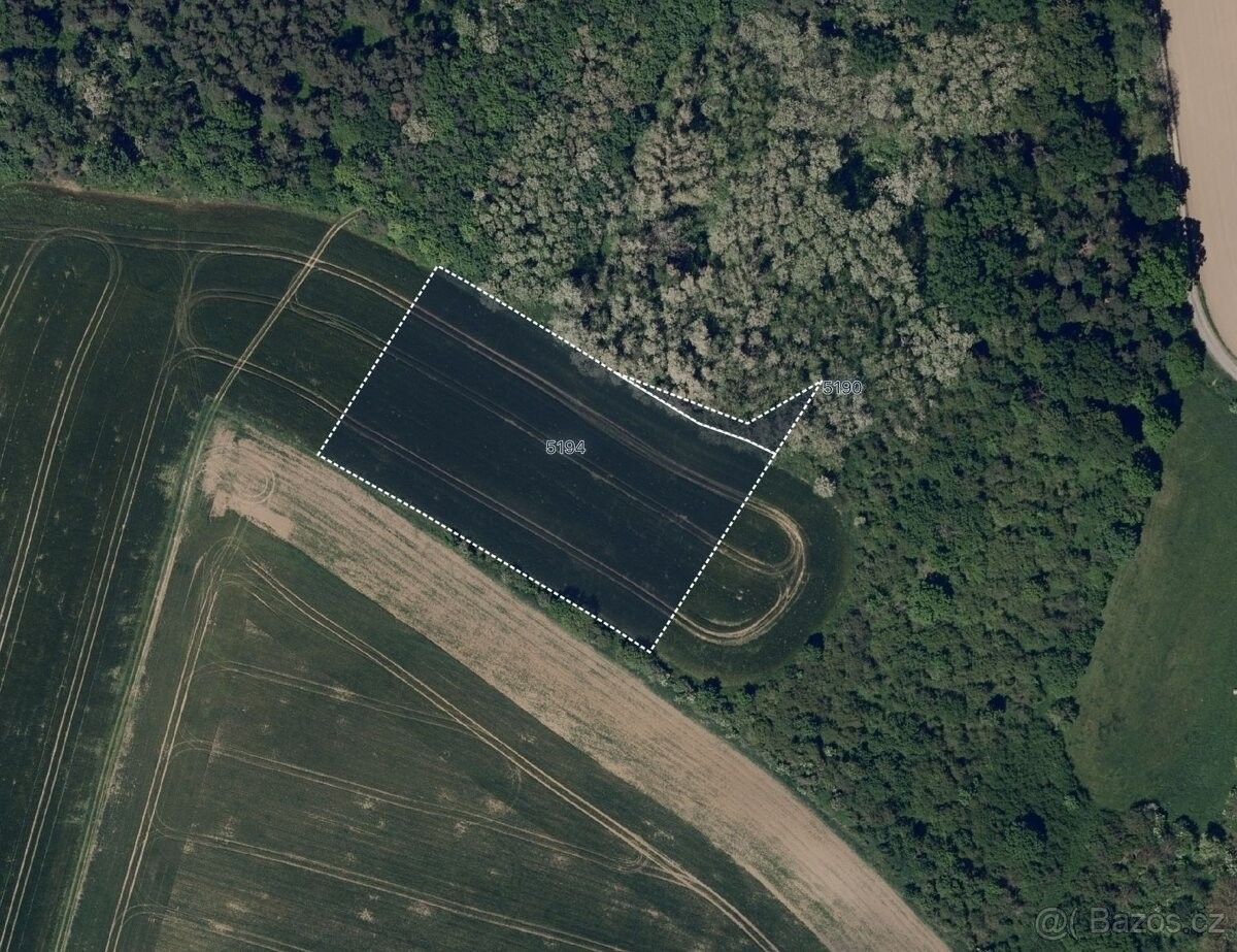 Prodej pozemek pro bydlení - Polešovice, 687 37