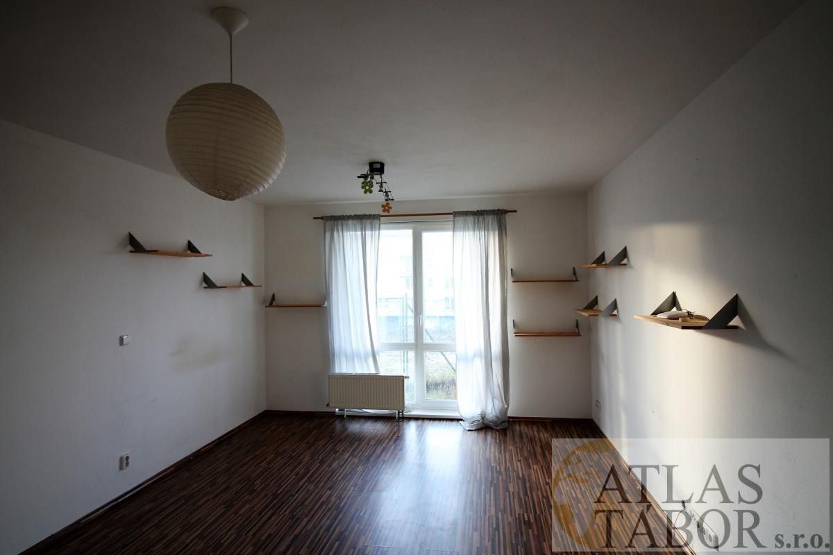 Pronájem byt 1+kk - U Areálu, Tábor, 30 m²