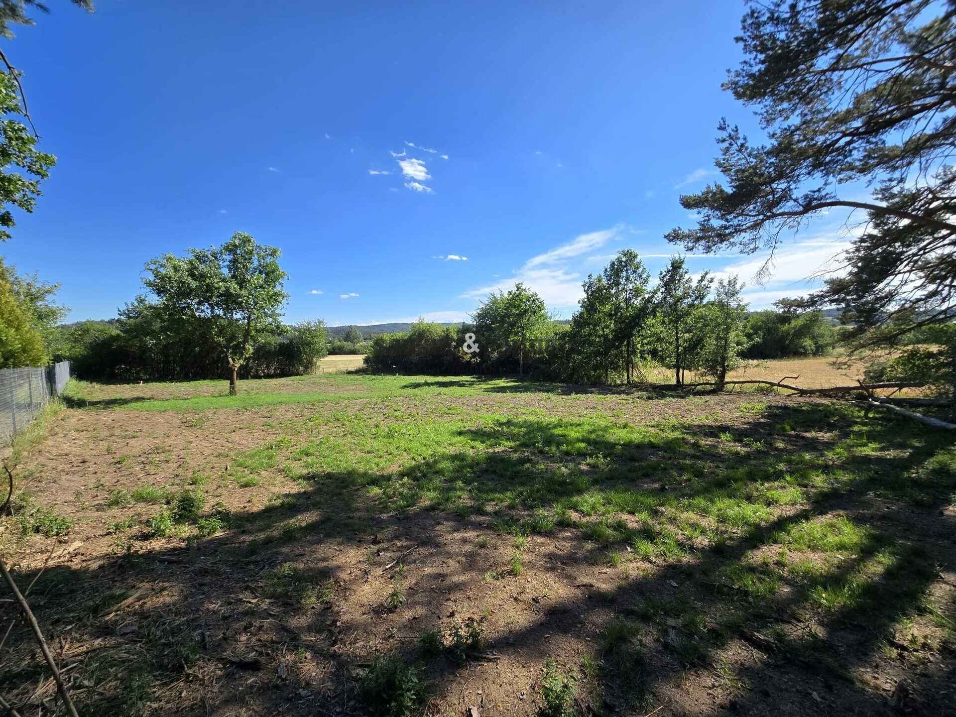 Louka · 669 m² · Slapy - 3