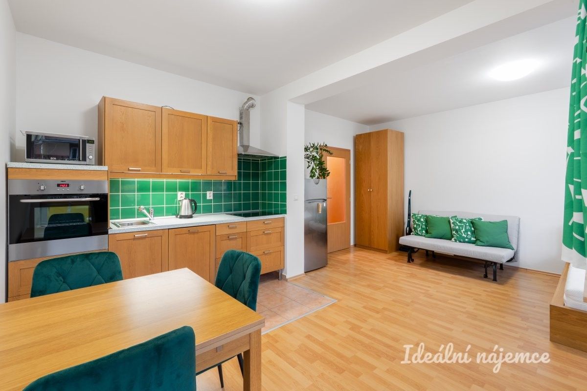 1+kk, Sicherova, Praha, 33 m²