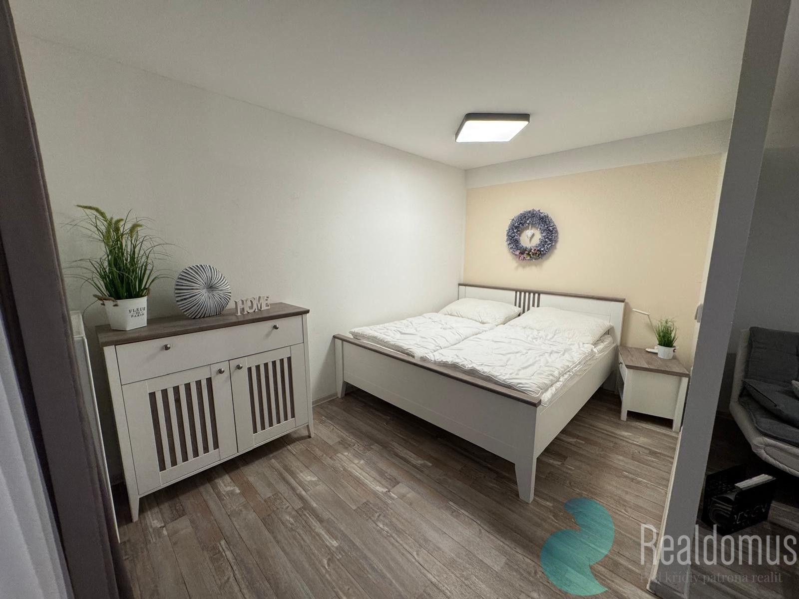 Pronájem byt 2+kk - Zvěrotice, 50 m²