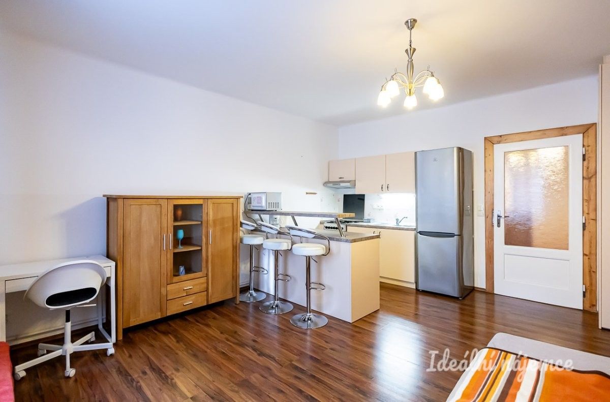 1+kk, Viklefova, Praha, 38 m² - 2