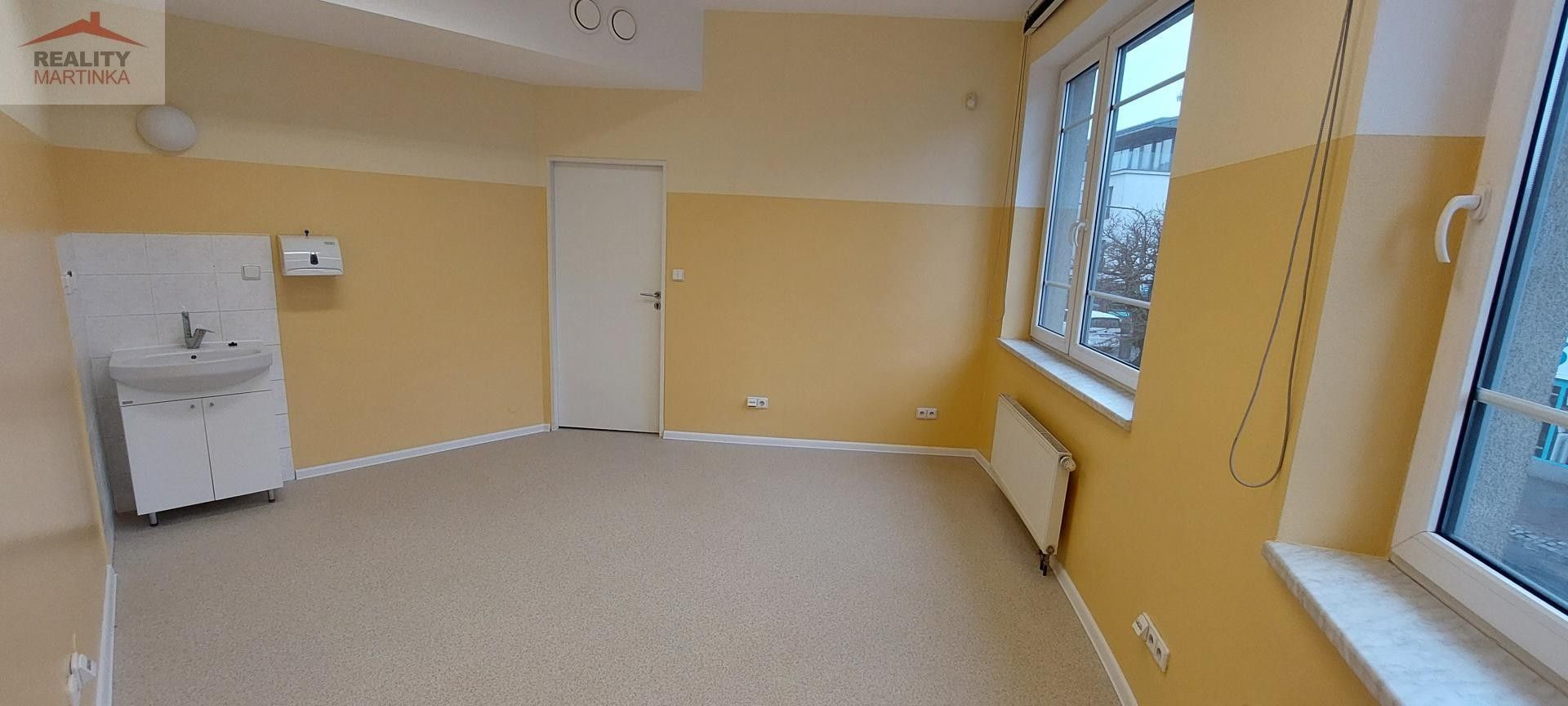 Pronájem komerční - Na Plavisku, Vsetín, 51 m²