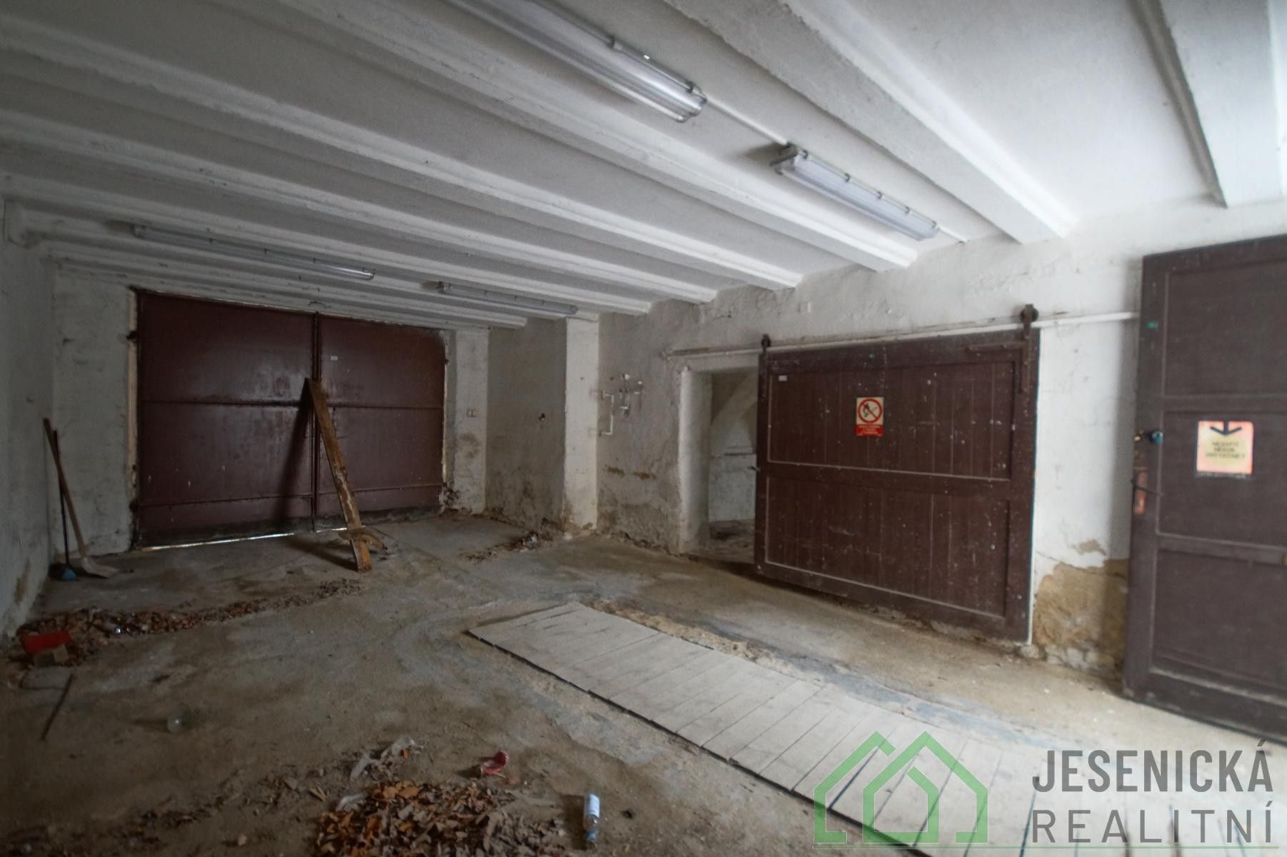 Garáže, 17. listopadu, Javorník, 73 m² - 1