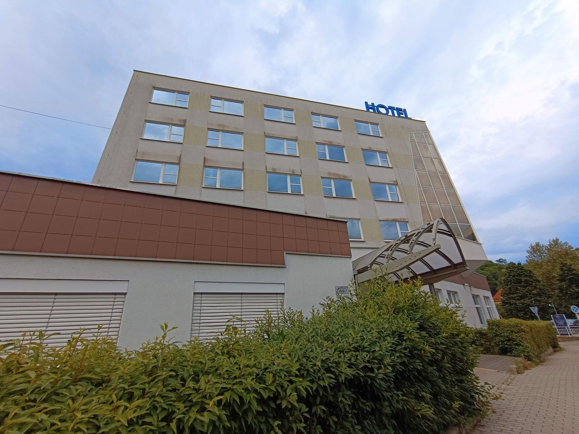 Sklady, U Sluncové, Praha, 308 m²