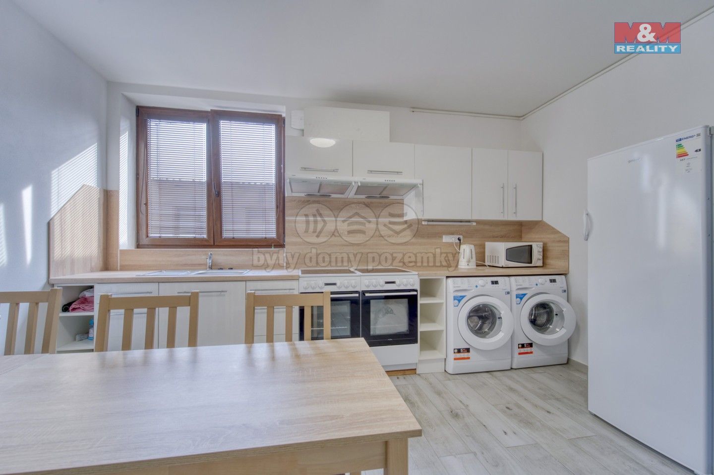 1+kk, V Ouvoze, Kožlany, 10 m²