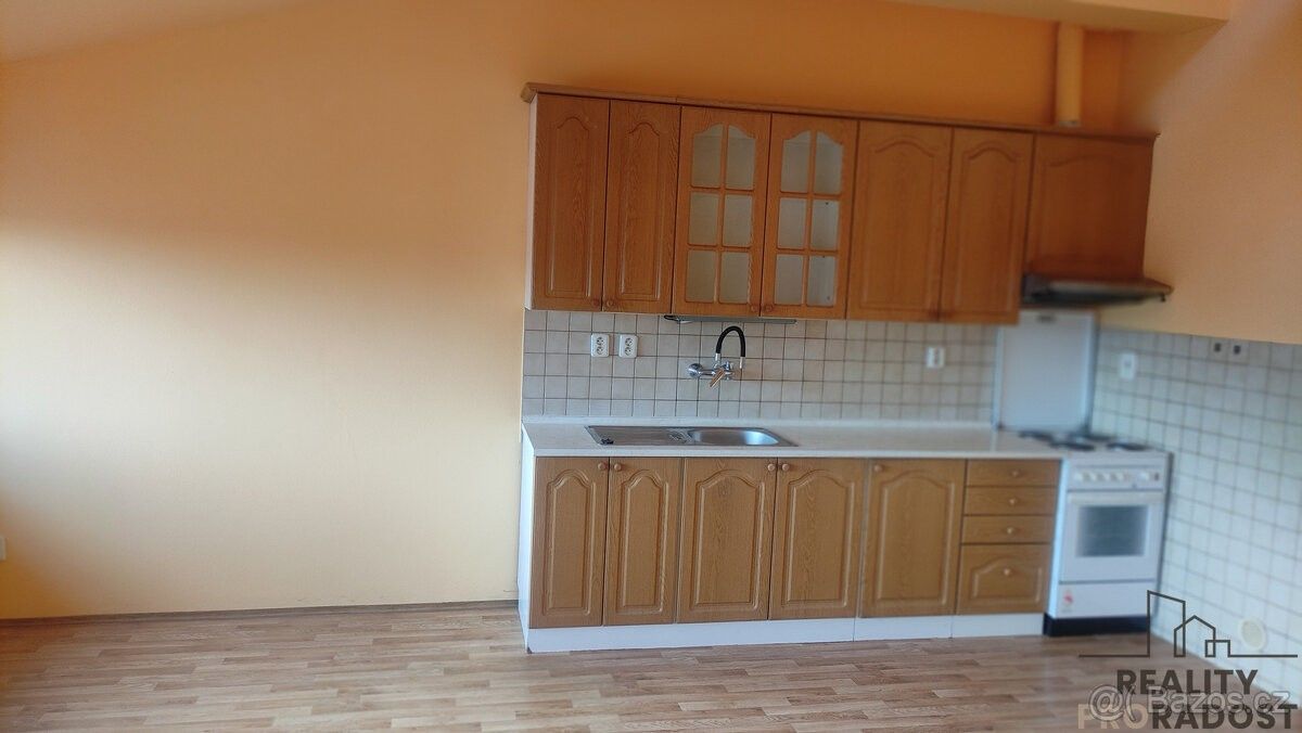 Pronájem byt - Velké Meziříčí, 594 01