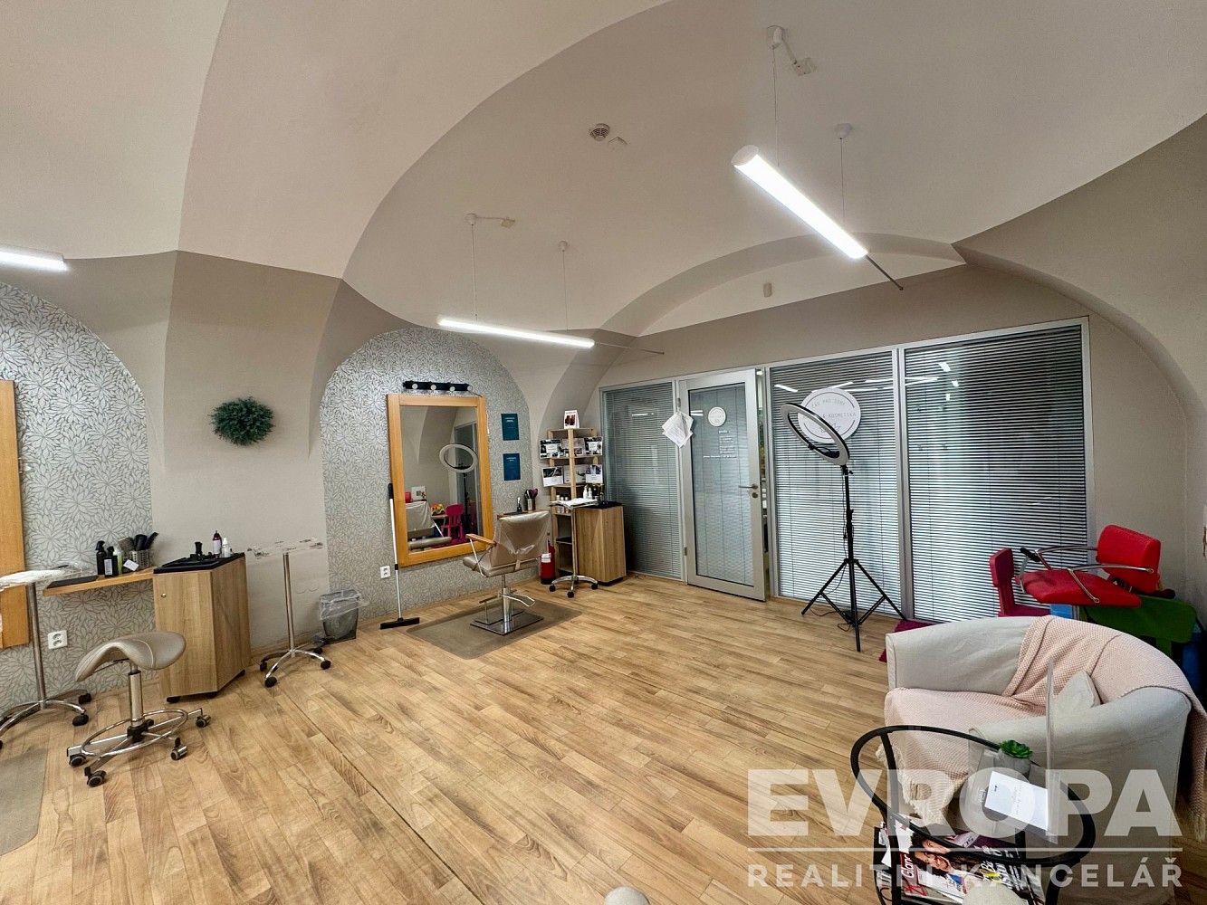 Pronájem obchodní prostory - Plzeň - Vnitřní Město, okres Plzeň-město, Plzeňský kraj, 155 m² - 5