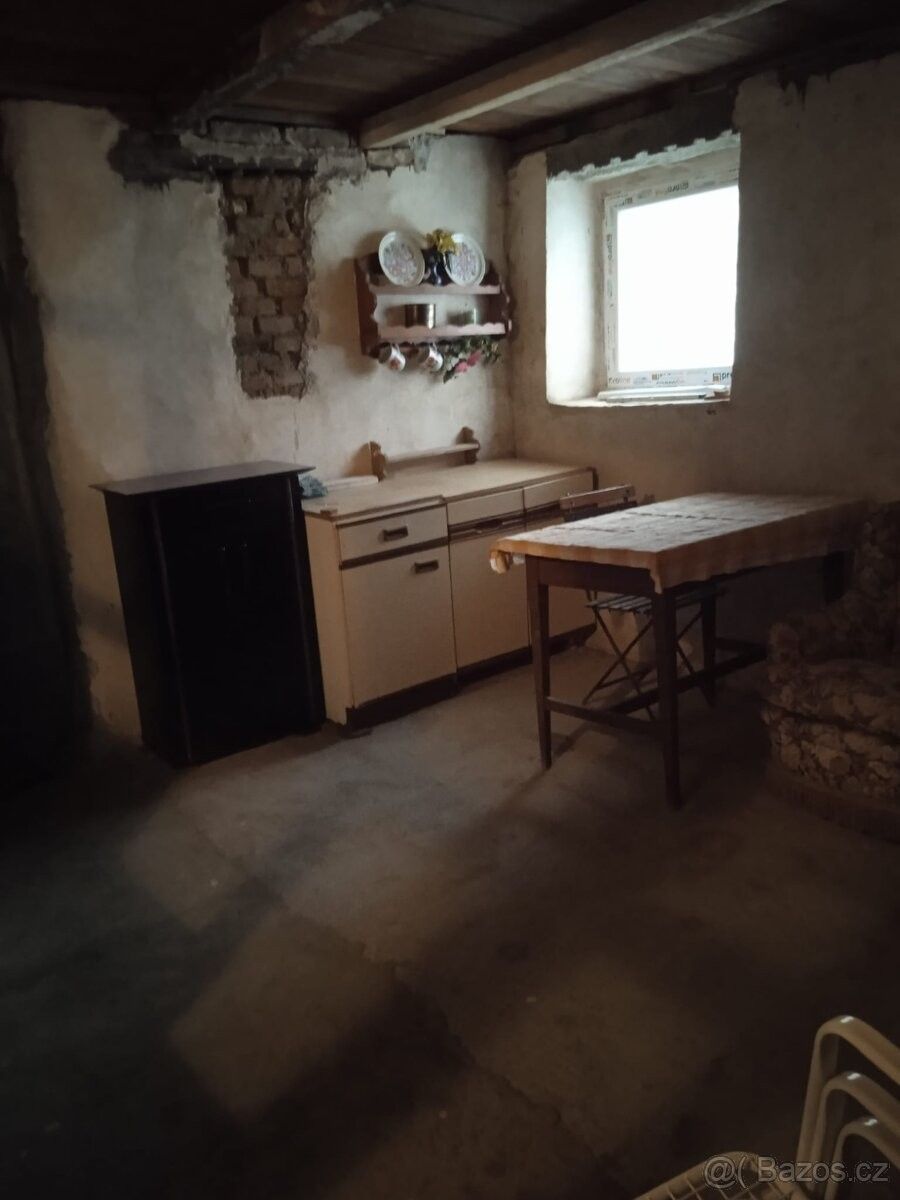 Prodej rodinný dům - Oselce, 335 46