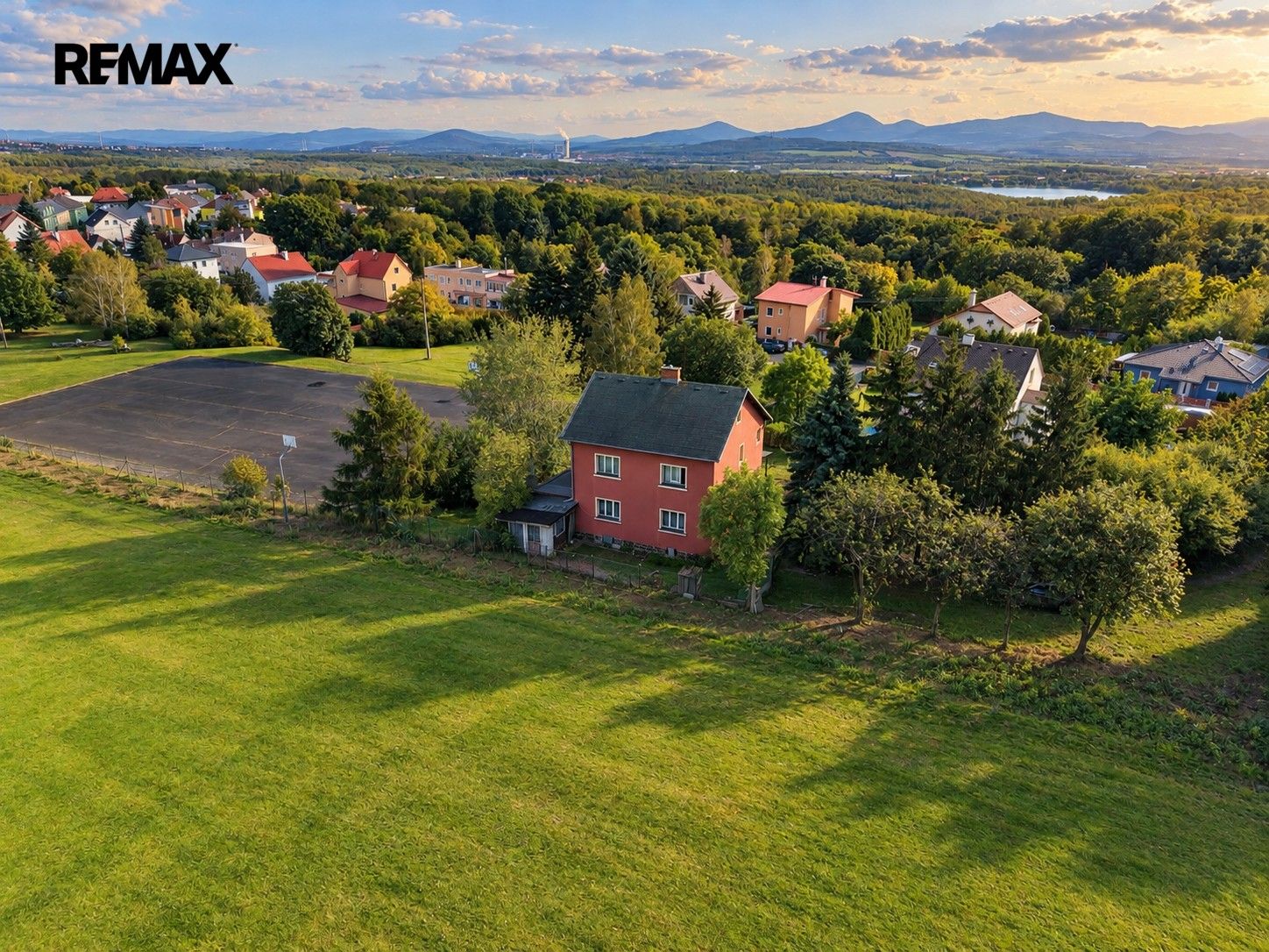 Rodinný dům · 160 m² · Teplická 329, Hrob - 4