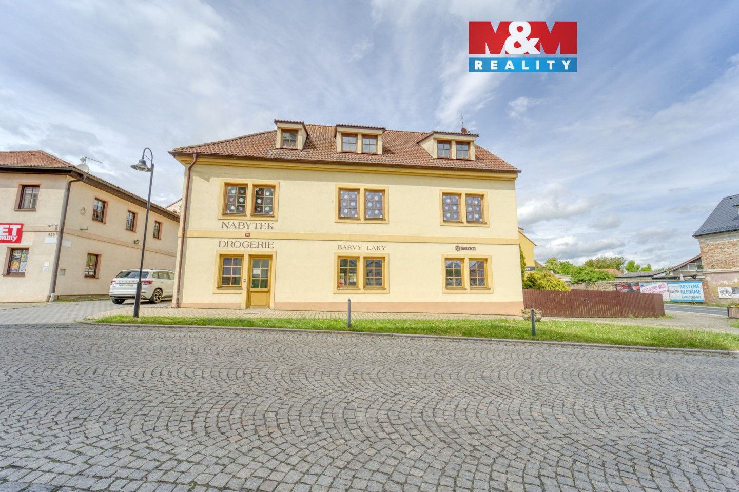 Obchodní prostory, náměstí Republiky, Bor, 156 m² - 1