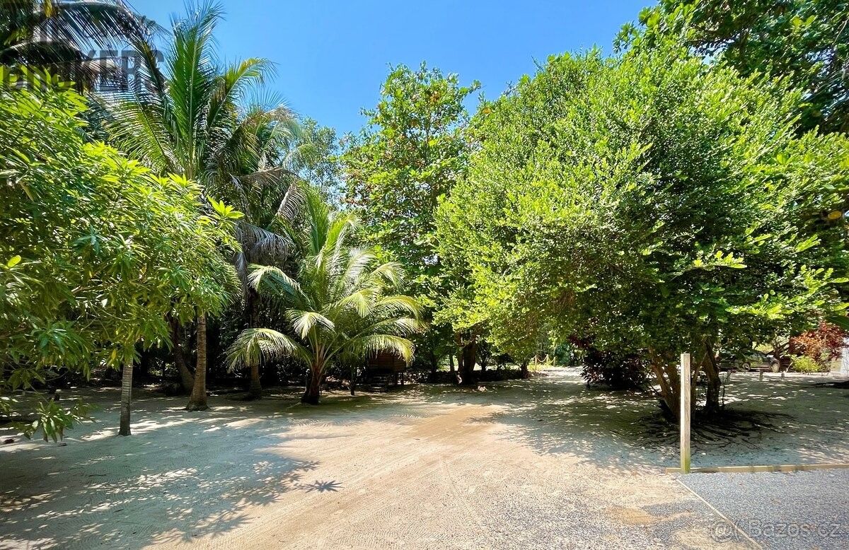 Prodej rodinný dům - 987 66, Zahraničí