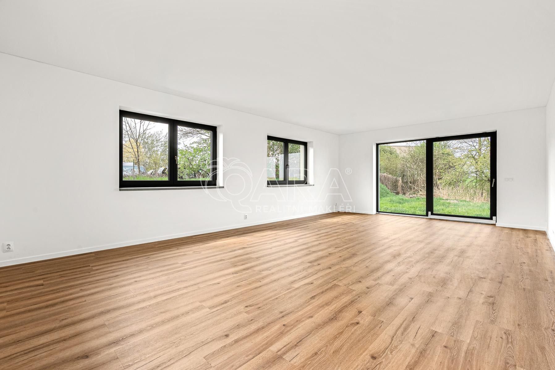 Prodej rodinný dům - Rostoklaty Nová Ves II, 190 m² - 5