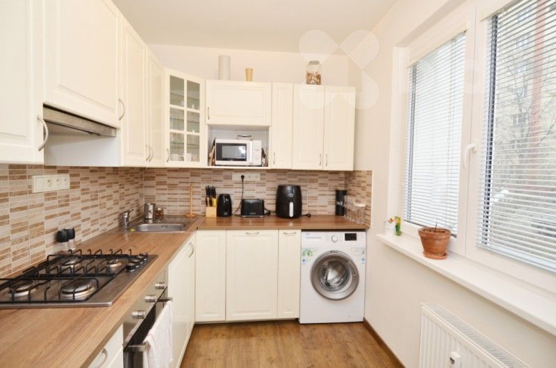 Pronájem byt 2+1 - Kamerunská 599, Praha, 57 m²