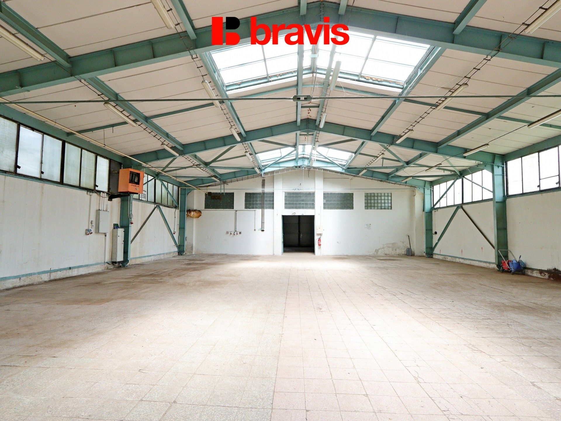 Sklady, Dukelská třída, Brno, 410 m²