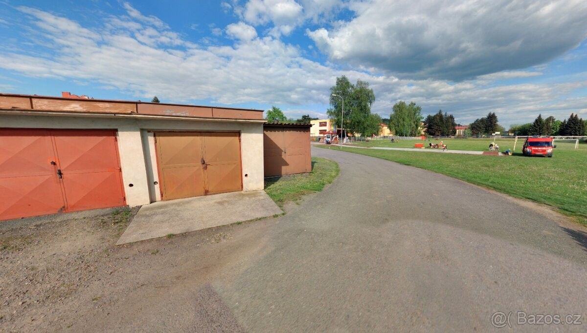 Prodej garáž - Lešná, 756 41