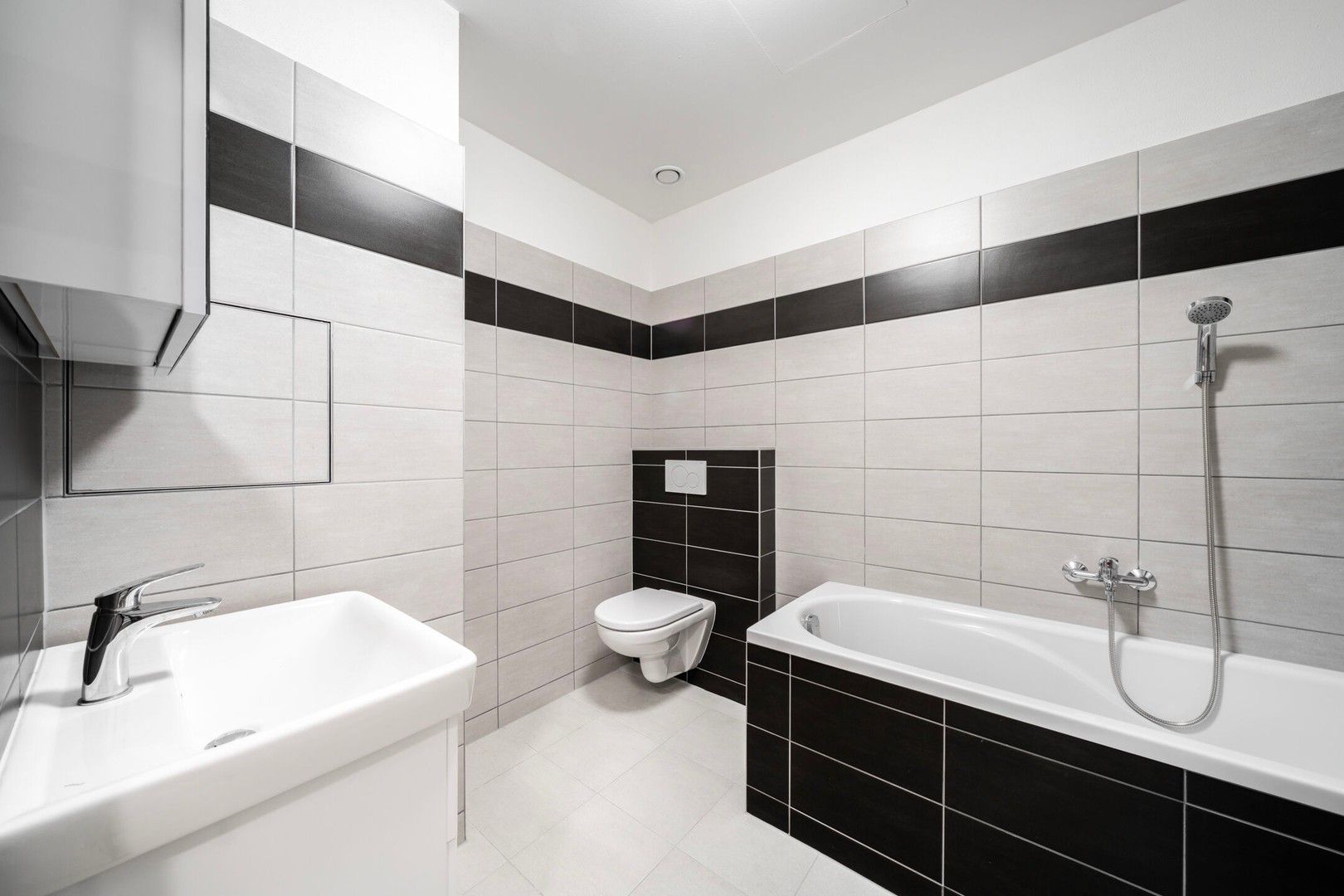 Pronájem byt 2+kk - Plovární 2979, Plzeň Jižní Předměstí, 53 m² - 5