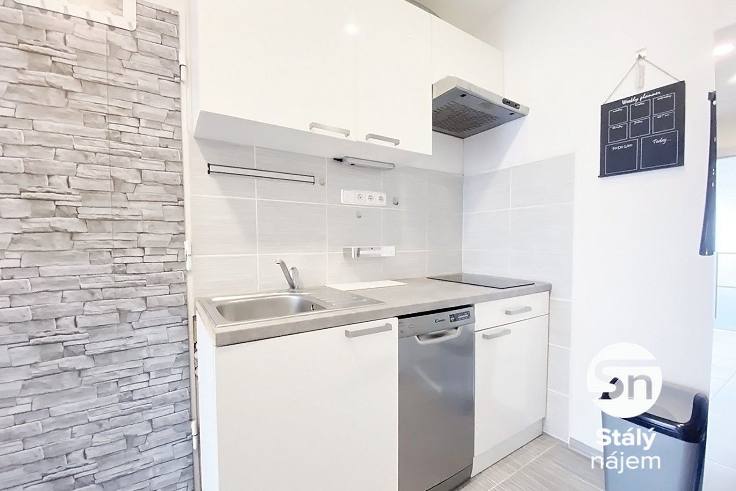Pronájem byt 1+kk - Pod strojírnami, Praha 9 - Vysočany, 32 m² - 5
