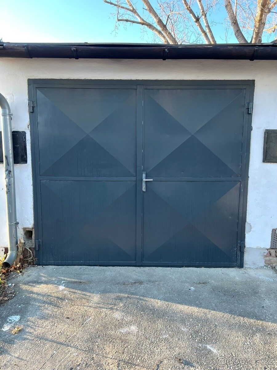 Garáže, Opava, 747 05