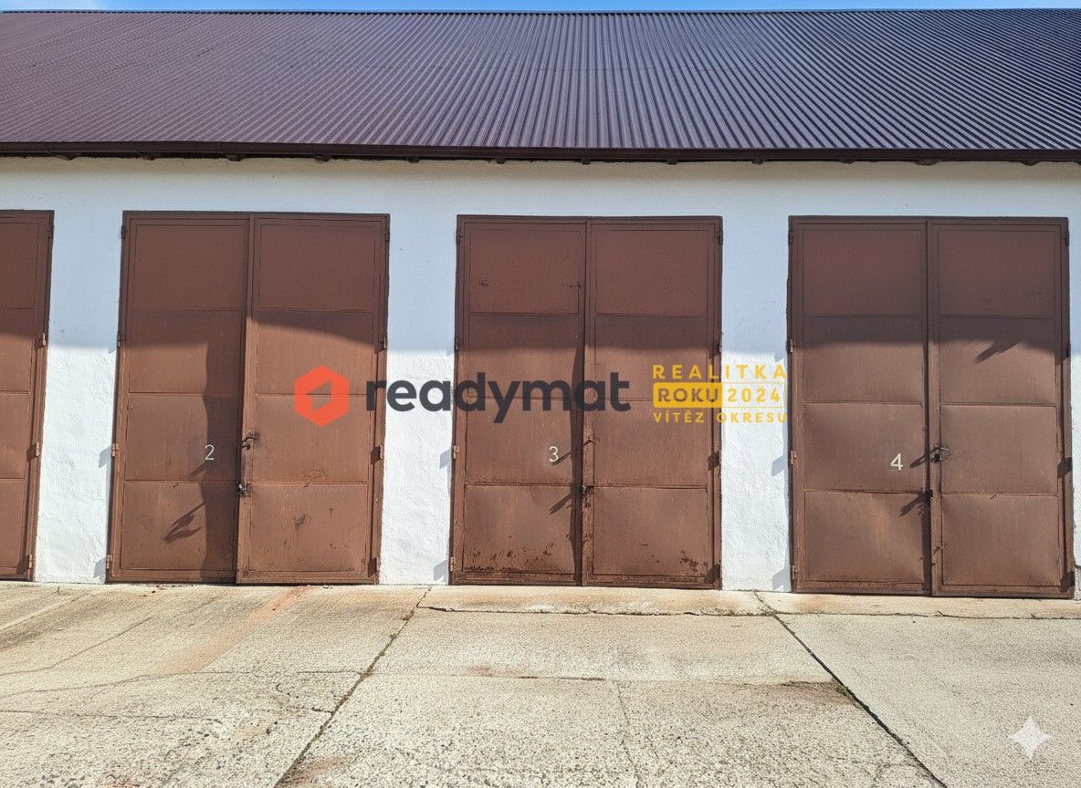 Garáže, Mutěnice, 696 11