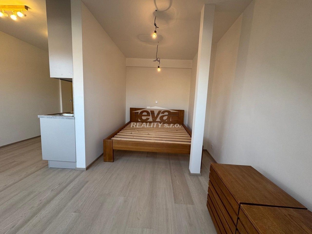Pronájem byt 1+kk - Petrohradská, Praha, 32 m² - 5