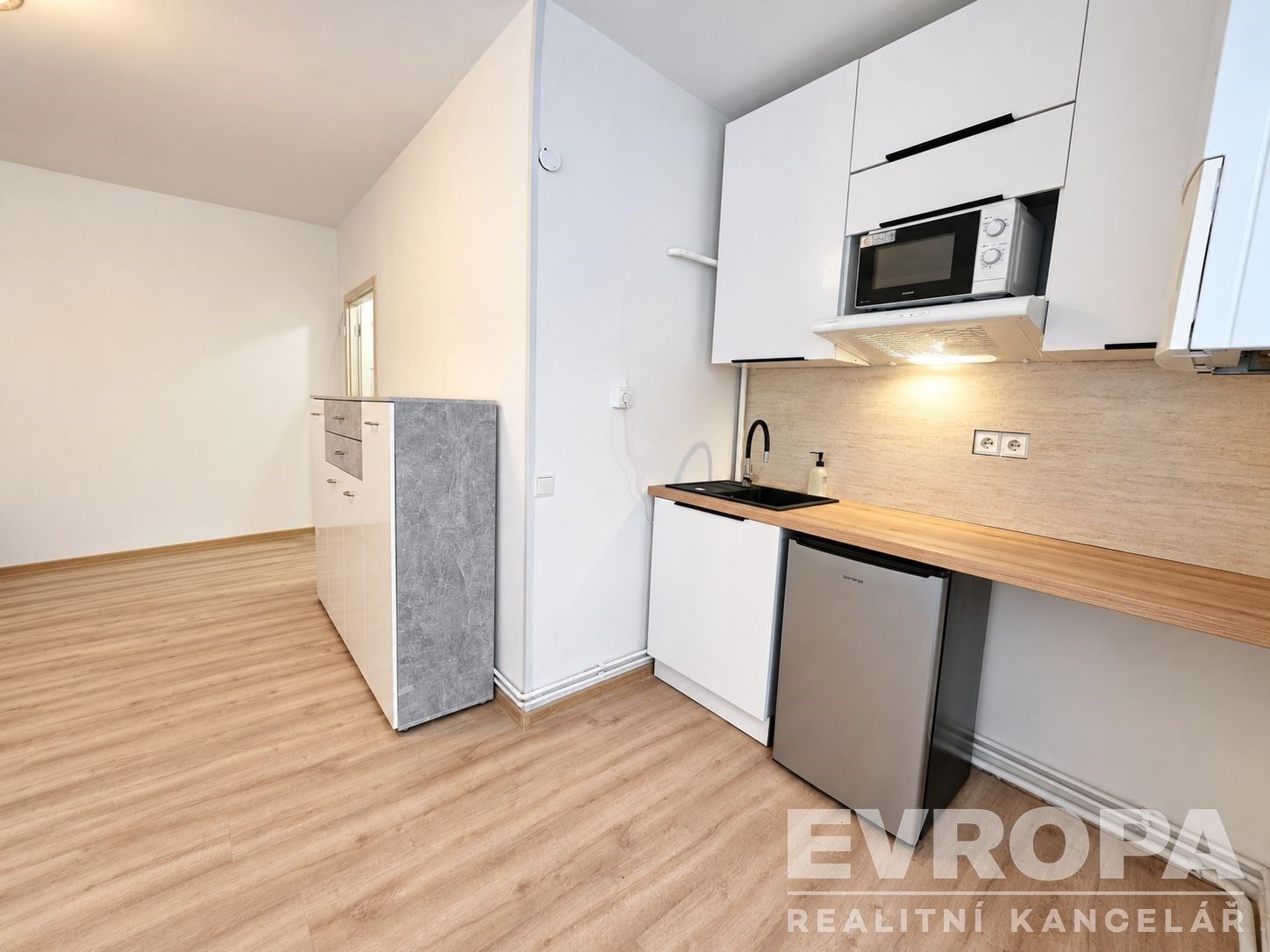 Pronájem byt 1+kk - Hradební 47, Cheb, 23 m² - 5