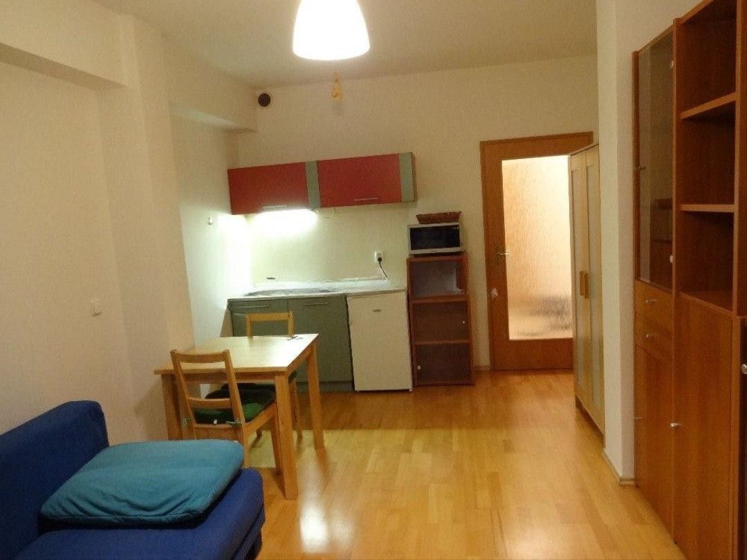 Pronájem byt 1+kk - Jemnická, Praha, 27 m²