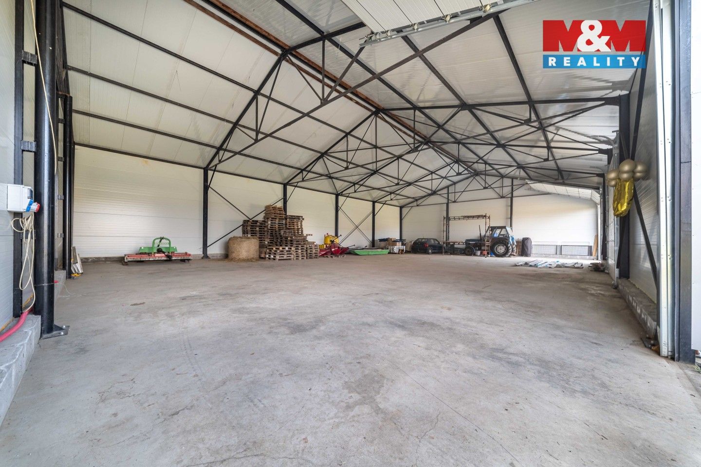 Sklady, Beskydy, 400 m² - 1