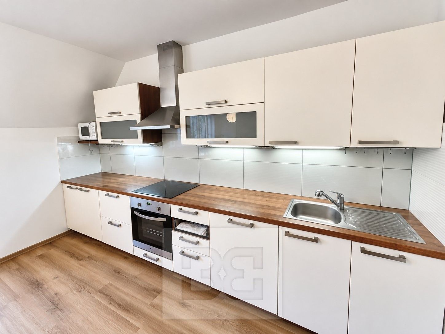 Byt 4+kk · 99 m² · Na rozdílu, Praha - 4