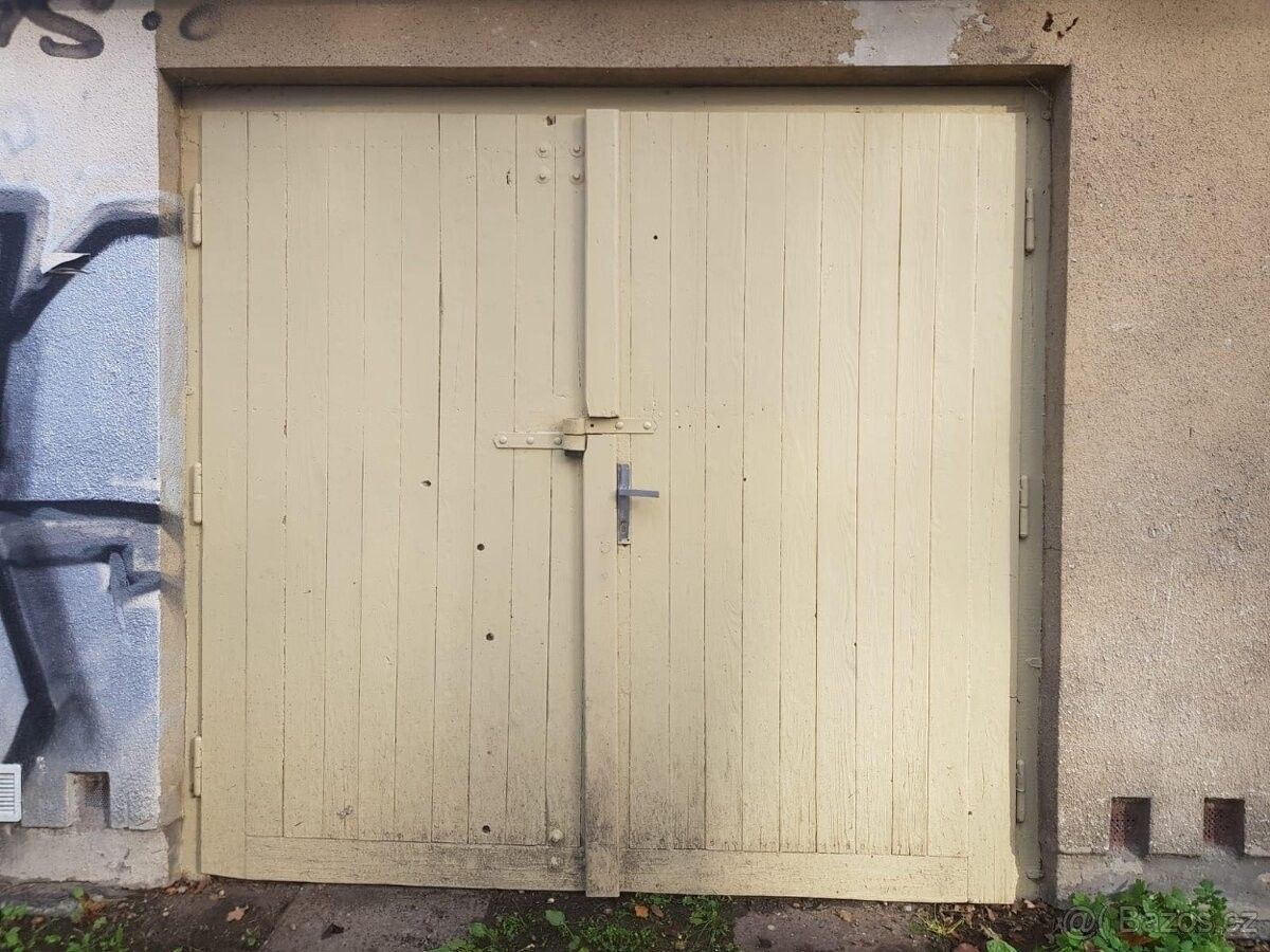 Garáže, Liberec, 460 01