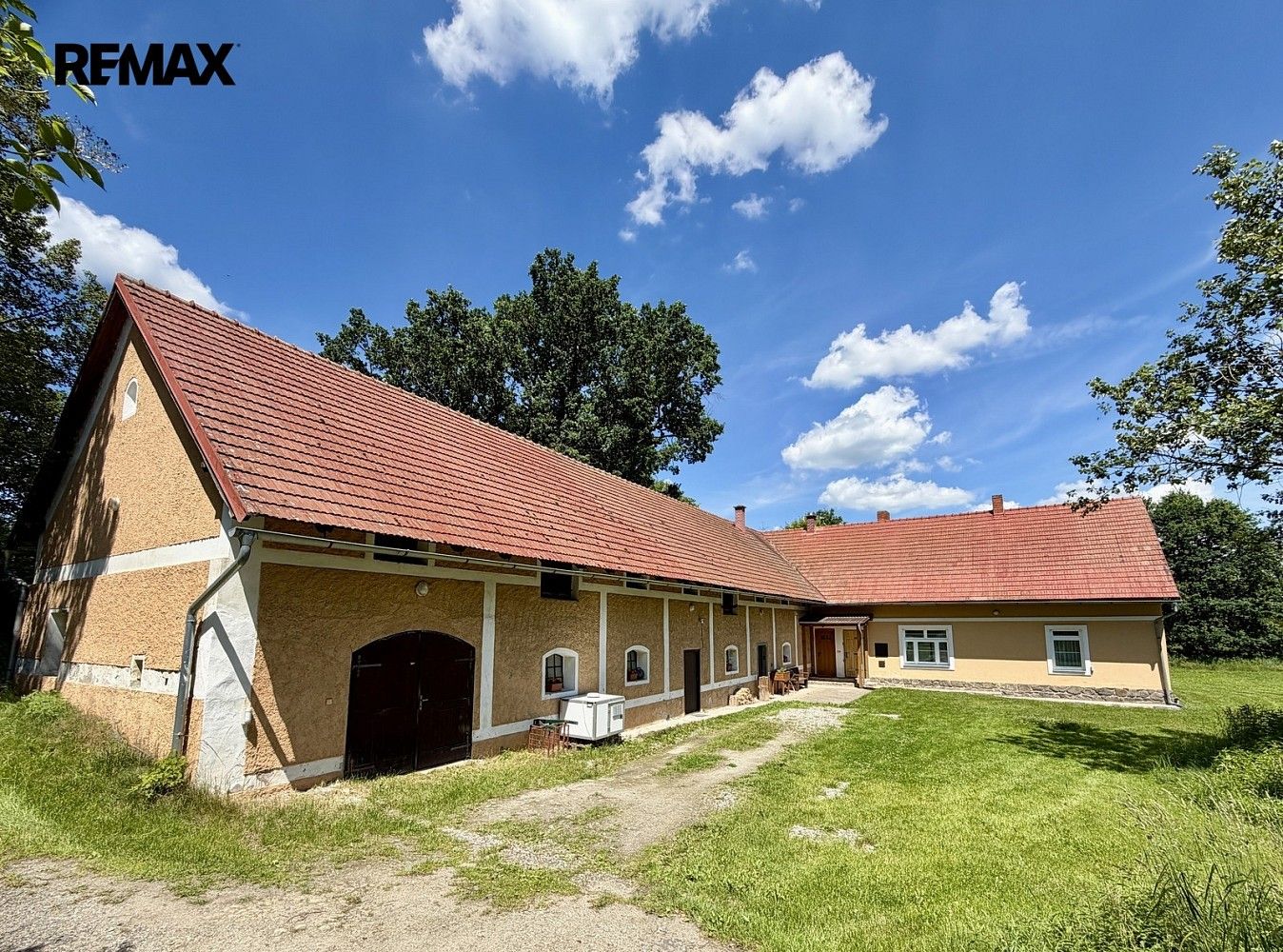 Zemědělské objekty, Týnec nad Sázavou - Krusičany, okres Benešov, Středočeský kraj, 421 m² - 1