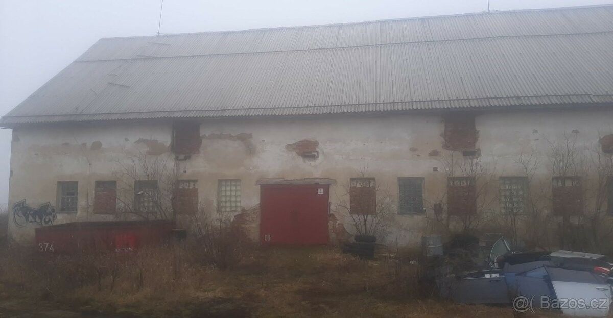 Garáže, Lesonice, 675 44