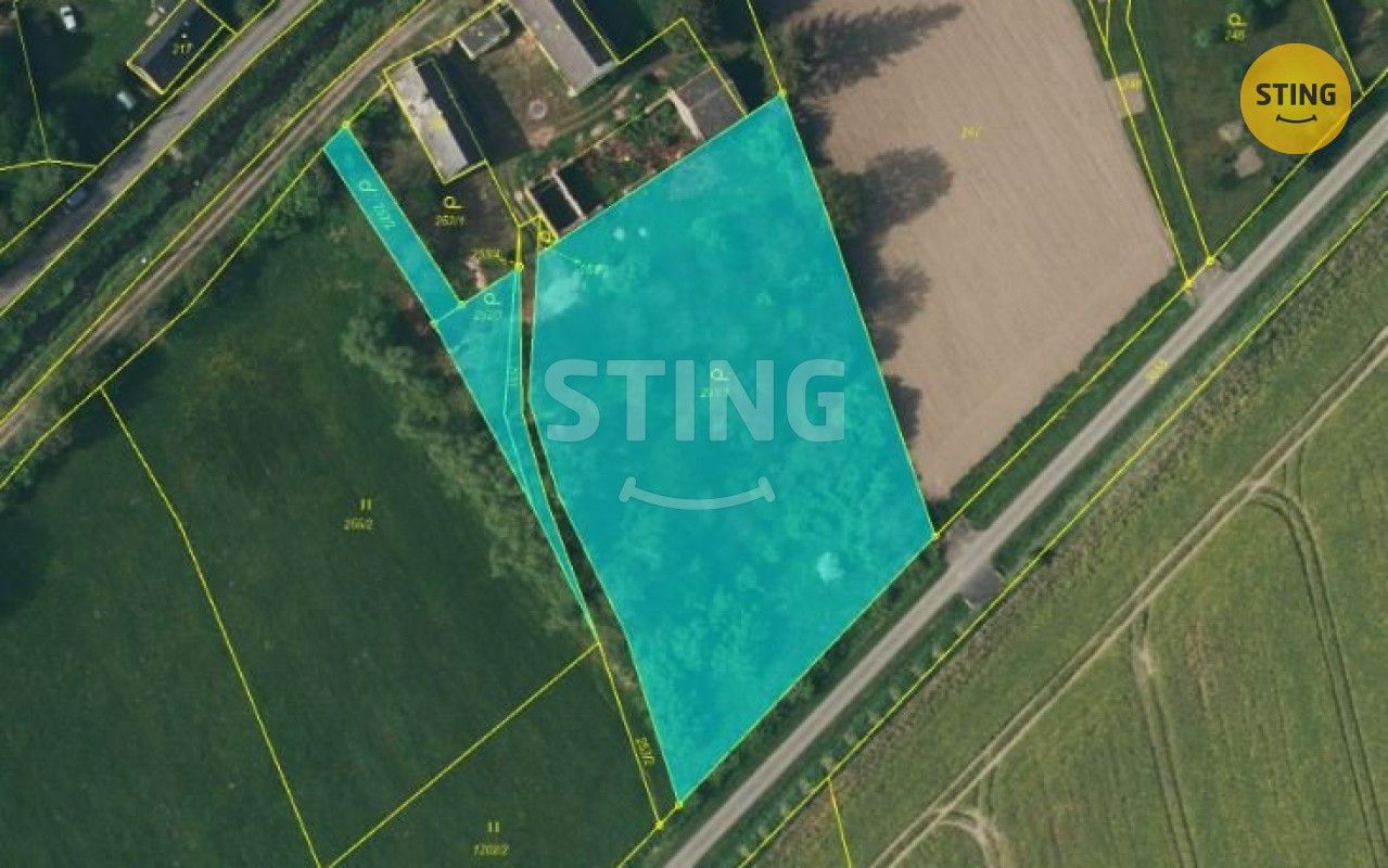 Zahrady, Javorník, 4 697 m²