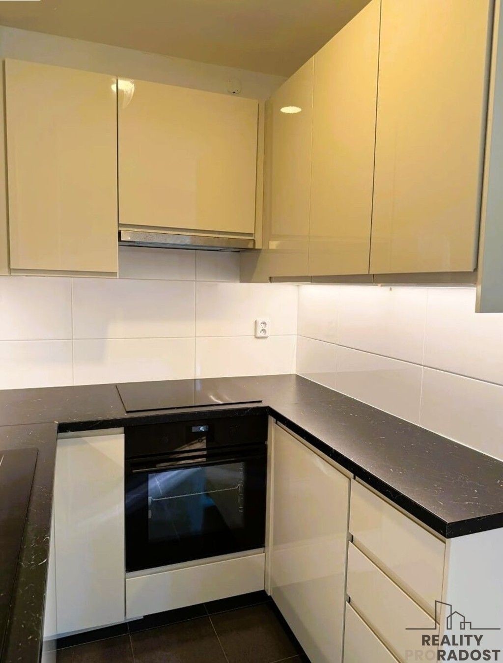 2+1, U silnice, Praha Ruzyně, 63 m² - 1