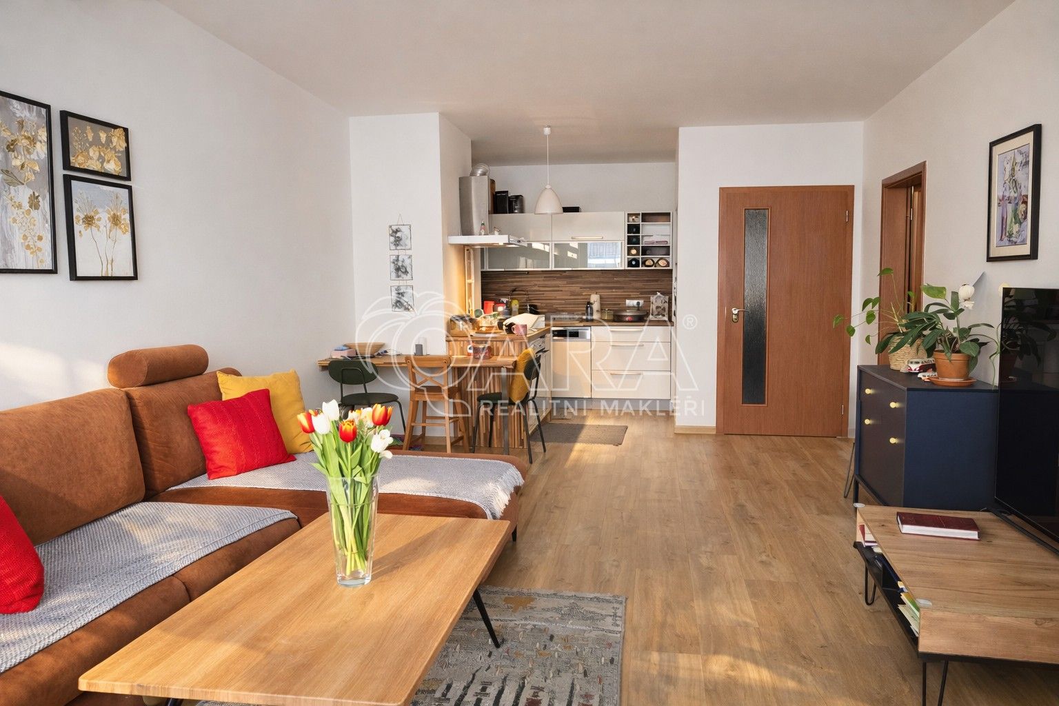 Pronájem byt 2+kk - Pod Harfou 943, Praha, 52 m²