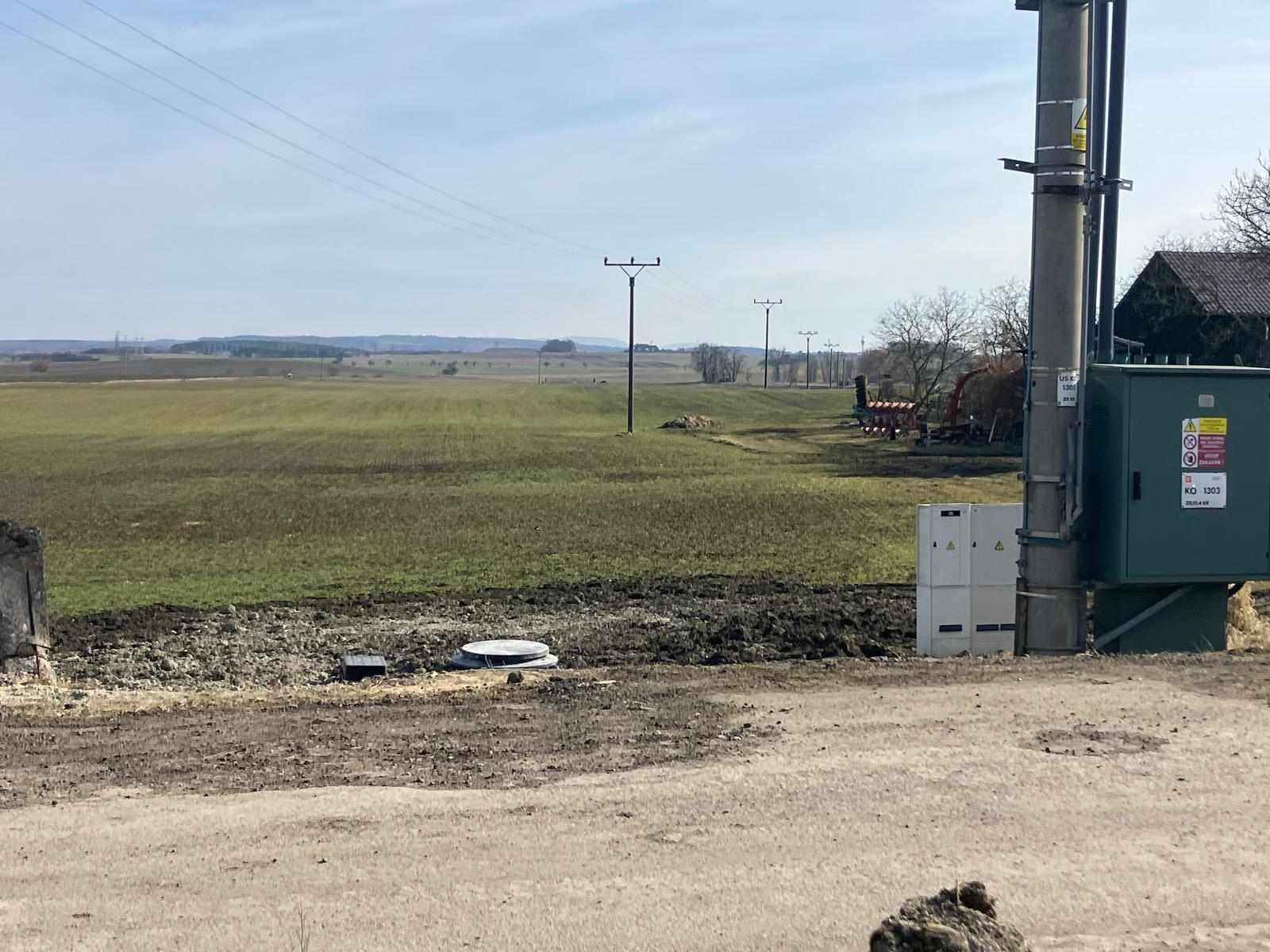 Pozemek pro bydlení · 6 779 m² · Bělušice, Kolín - 4