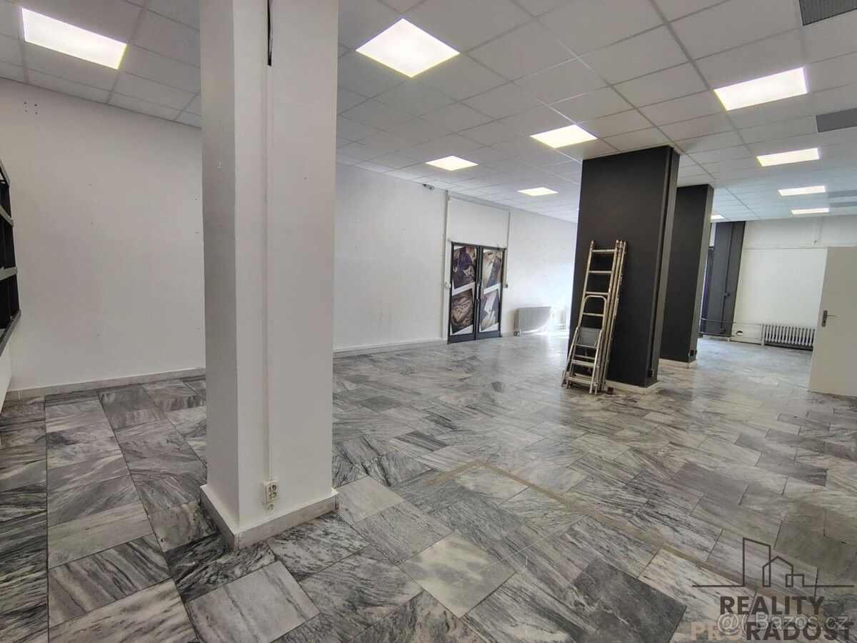 Sklady, Brno, 621 00