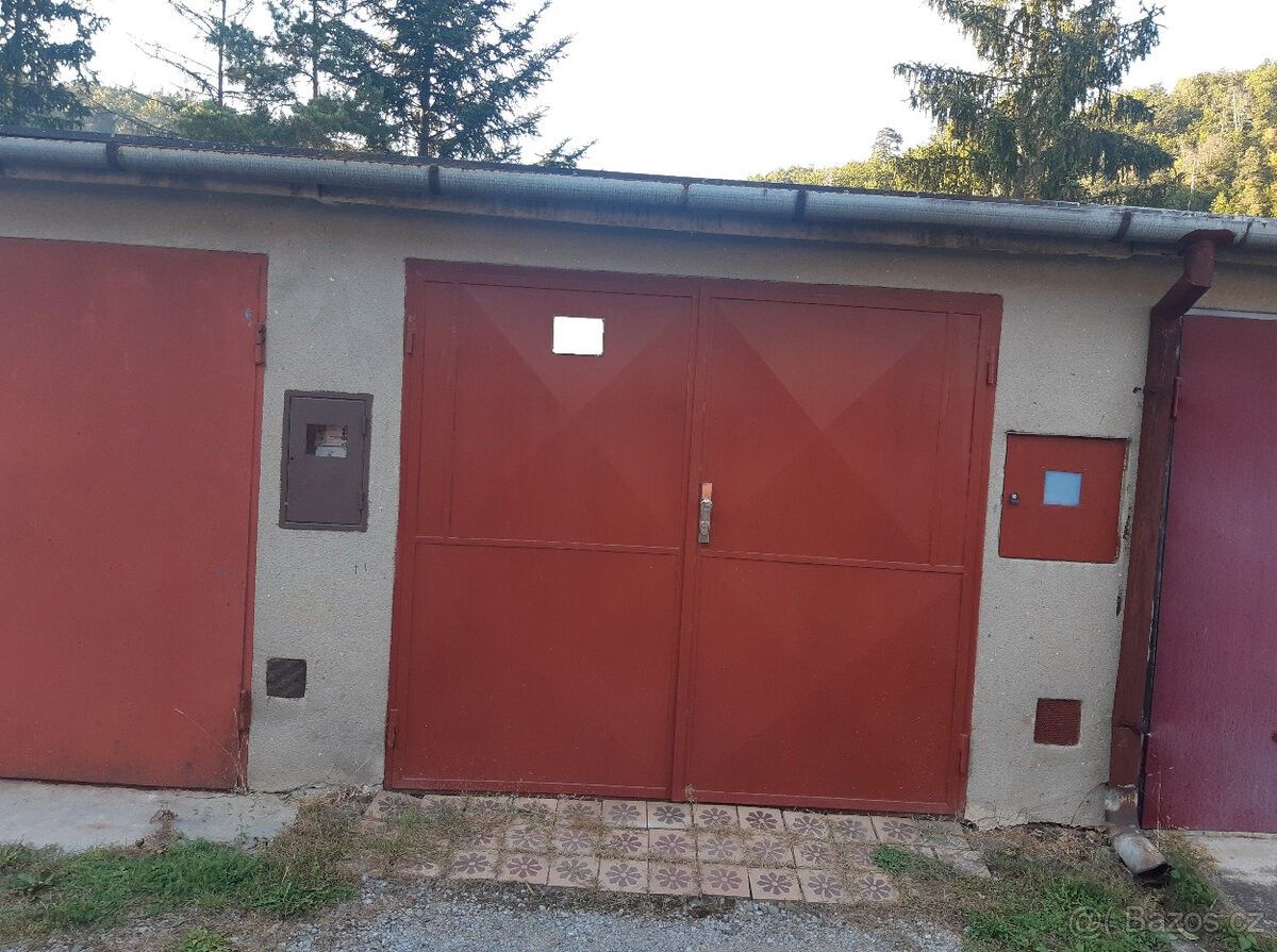 Garáž