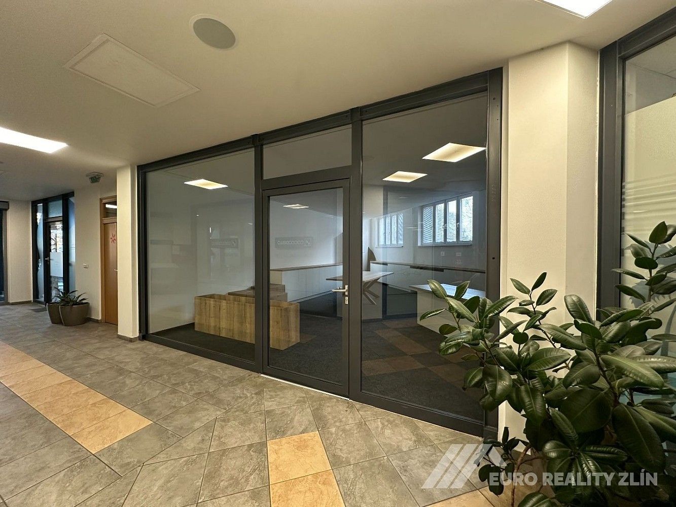 Pronájem kancelář - Zarámí, Zlín, 46 m² - 2